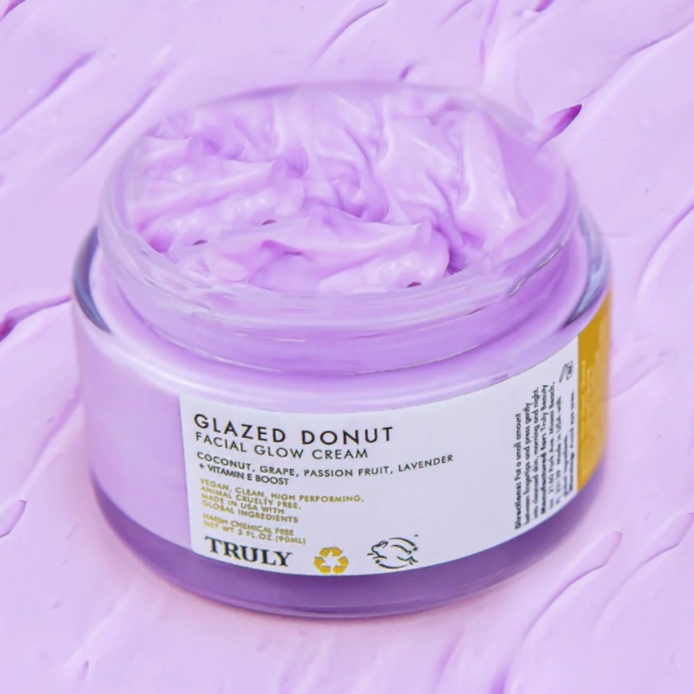 New Truly Glazed Donut Facial Glow Cream 90ml - Picture 4 of 8